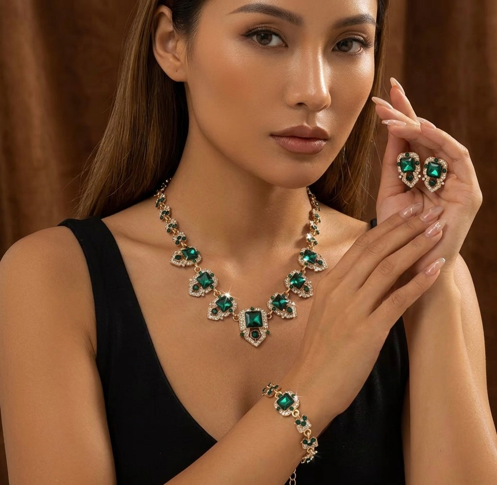 Klasik Emerald Royale Jewelry Set (Necklace, Earrings & Bracelet)